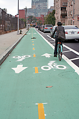 Two-way cycle lanes (Image credit: Brooklyn Paper)