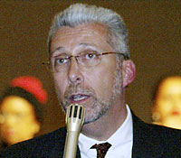 Crowd to Ratner big: ‘Blight’