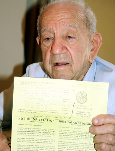 94 years old & homeless: He’ll sleep in his Buick before he leaves Carroll Gardens