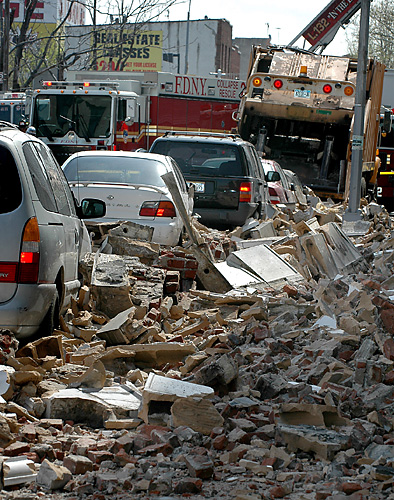 Collapse at Yards stalls Ratner’s wrecking balls