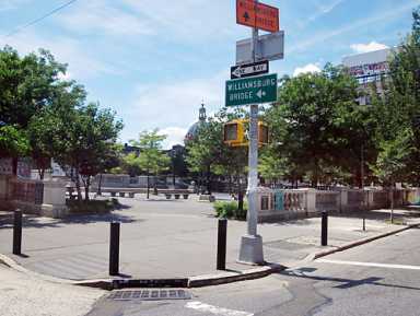 Ghost bike gone from Williamsburg street