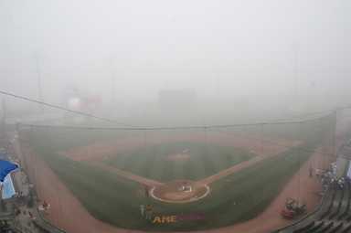 Fog rolls in, Cyclones roll on