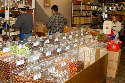 Jarring change at Sahadi’s: Generic bins replace classic glass at beloved specialty shop