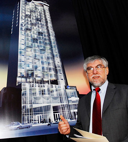 Painting the town: Pols show up for groundbreaking of $60M Fulton Mall hotel