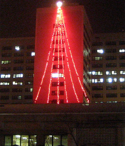 For two decades, Veterans hospital simply lights up the holiday nights