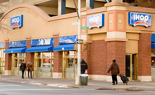 IHOP opens on Livingston