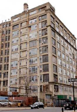 ‘Matzo’ bawl: Booted tenants had just an hour to get their stuff