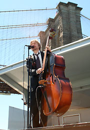 Deedle Deedle Dees sing to Bridge