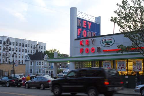 Third Ave. Key Food to close – Loss of neighborhood supermarket has many up in arms