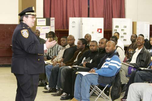 Self-defense for auxiliary cops – Volunteers get better training