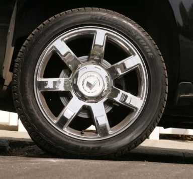 Crooks hone in on flashy automobiles