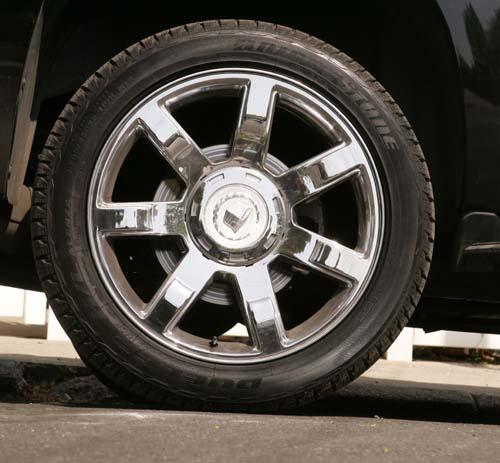 Crooks hone in on flashy automobiles