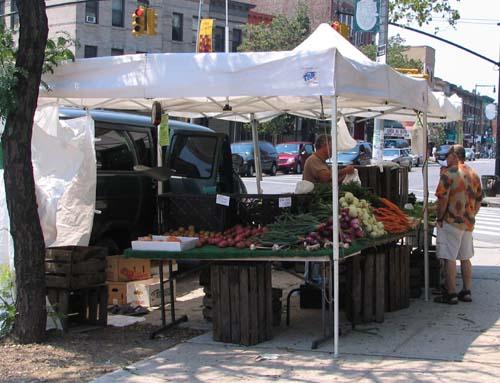 The farm comes to Flatbush – Fresh greenmarket produce being sold on local streets