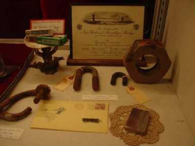 Celebrate the Bklyn Bridge’s 125th – City Reliquary to mark anniversary with exhibit of New York City artifacts, memorabilia