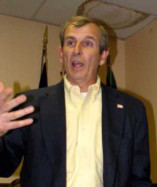 Bare-knuckle fight over Iraq – Democratic hopefuls trade jabs on opposition to the war