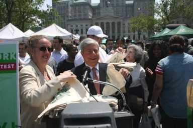 Can the plastic bag – Reuse and renewables are the watchwords