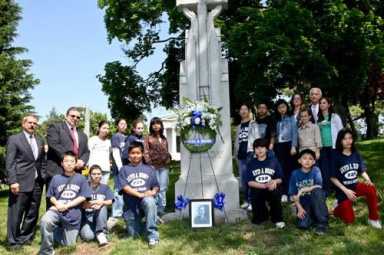 Cemetery field trip — oddly captivating for kids
