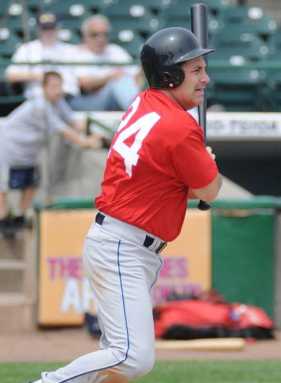 Cyclones desk jockeys take a swing