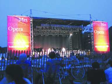 Live opera in your park