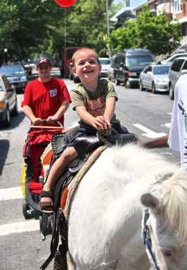 Bensonhurst packs 86th Street with fun & games