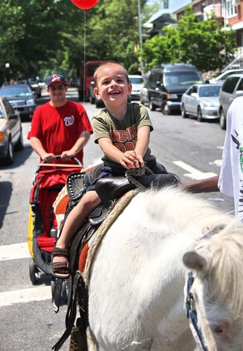 Bensonhurst packs 86th Street with fun & games