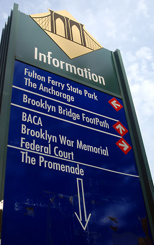 ‘Sign lady’ is back — this time just fixing