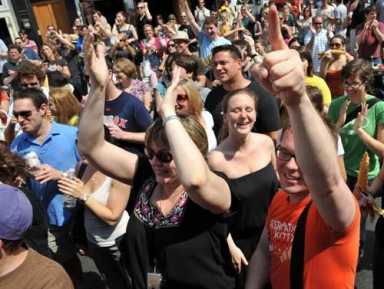 ‘Funday Sunday’ attracts thousands of shoppers