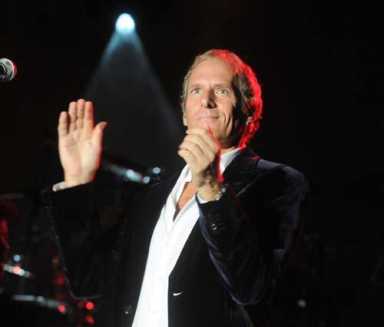 Bolton enjoys BK love affair – Concert series kicks off