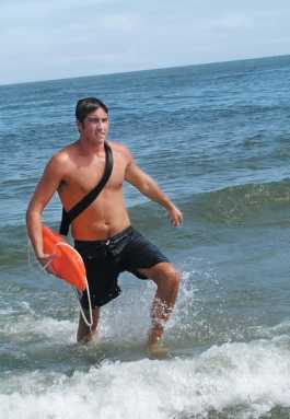 Very unsafe surf – Questions about lifeguards