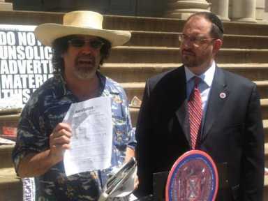 ‘Sign’ up: anti-flier law now in effect – Pols applaud bill limiting unwanted mail
