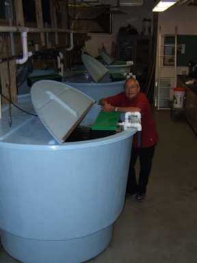 Down on the Bklyn fish farm – Borough’s own ‘Aquaman’ grows a fin-tastic crop in tanks