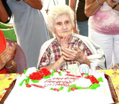 107-year-old marks another milestone – Brooklyn lady celebrates with family, friends