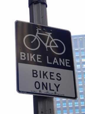 More room to bike it – New lane on Hoyt Street