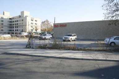 Nostrand Starbucks gets OK