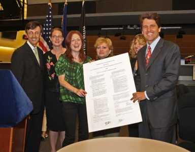 Moore lends star power to kids – Acclaimed actress fights to create better shelters for children