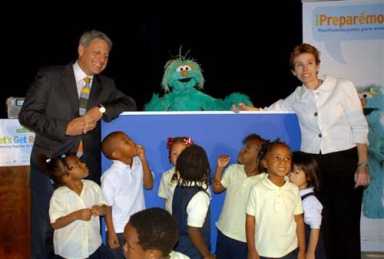Muppet preparedness! Sesame Street helps children at emergency workshop