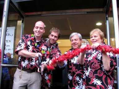 Trader Joe’s makes its Bklyn debut – Hundreds line up for ribbon-cutting ceremony outside Court Street store