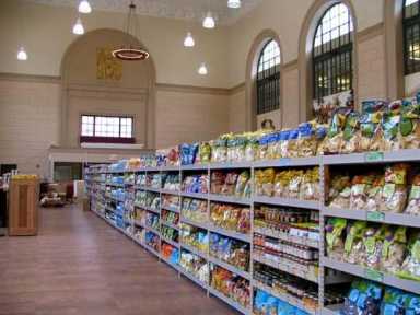 Shopping Trader Joe’s aisles