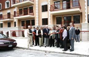 Ribbon cut on Bay Breeze condos – Luxury complex boasts ‘European Style’ studios and penthouses