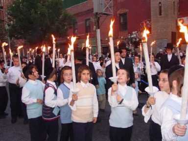 Jewish New Year coming – Locals prepare for Rosh Hashanah with Torah dedication, march