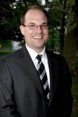 Republican looks to shake things up – Gay Senate candidate could draw votes from BK’s Daniel Squadron