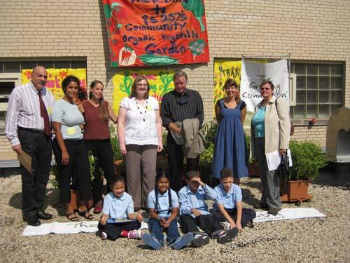 Up on the roof: carrots & peppers – Students at PS 257 development rooftop garden through United Nations program