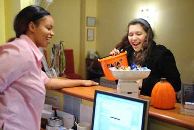 Dentist tries to find ‘sweet’ spot