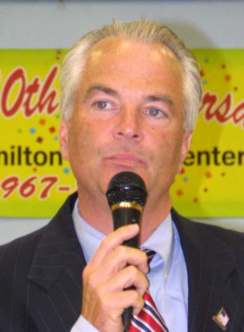 Fractured right gives edge to McMahon – But insider says Cochrane could help Staniere