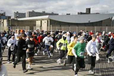 Cosme Turkey Trot runs cool