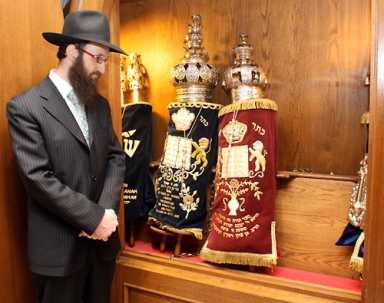 Torah horror for Heights shul!