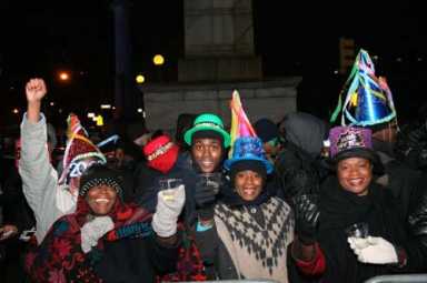 Brooklyn Residents greet 2009 with friends and family