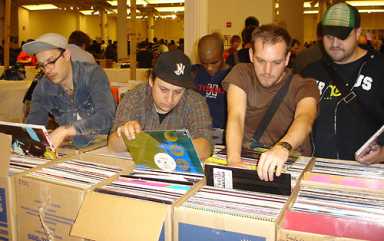‘Warsaw’ no ghetto for record fans