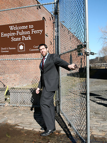 More problem$ at Brooklyn Bridge ‘Park’