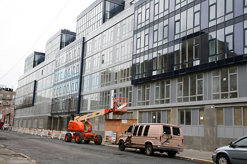 Clang! Magic Johnson’s Greenpoint condo goes belly up